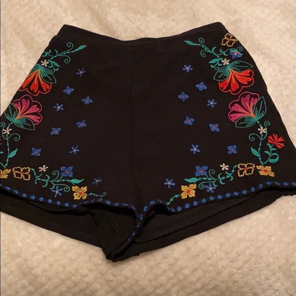 High waisted elastic patterned shorts - Picture 1 of 2
